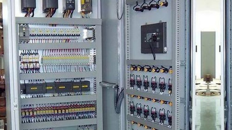 小型电气成套设备：揭秘其核心技术与选型要点